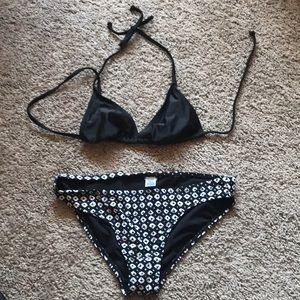 Old Navy black and white bikini 🖤